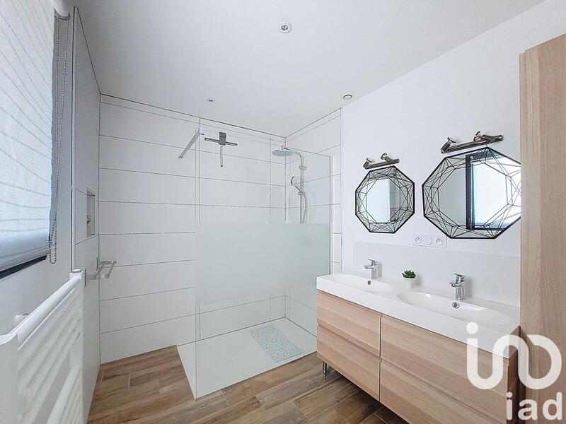 Maison - 206 m² - 7 pièces