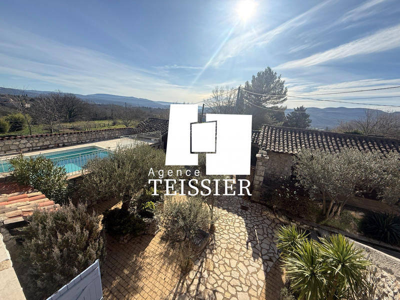 Mas - 450 m² - 14 pièces