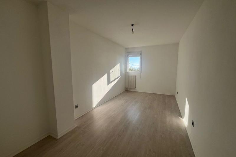 Appartement - 80 m² - 3 pièces