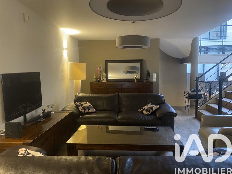 Maison - 238 m² - 5 pièces