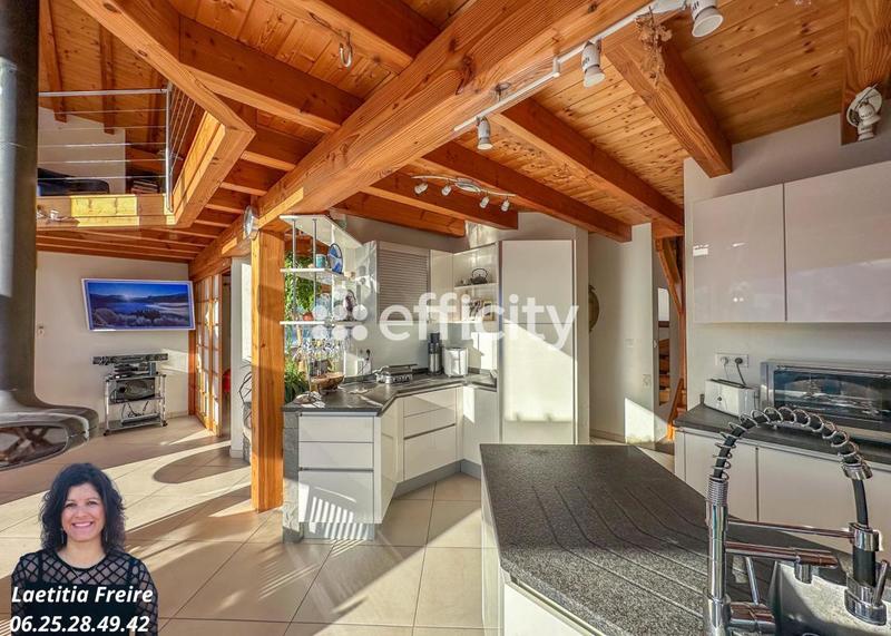 Maison - 260 m² - 10 pièces