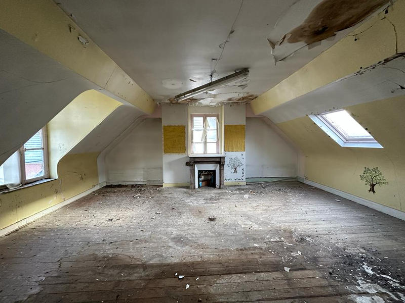 Maison - 177 m² - 7 pièces