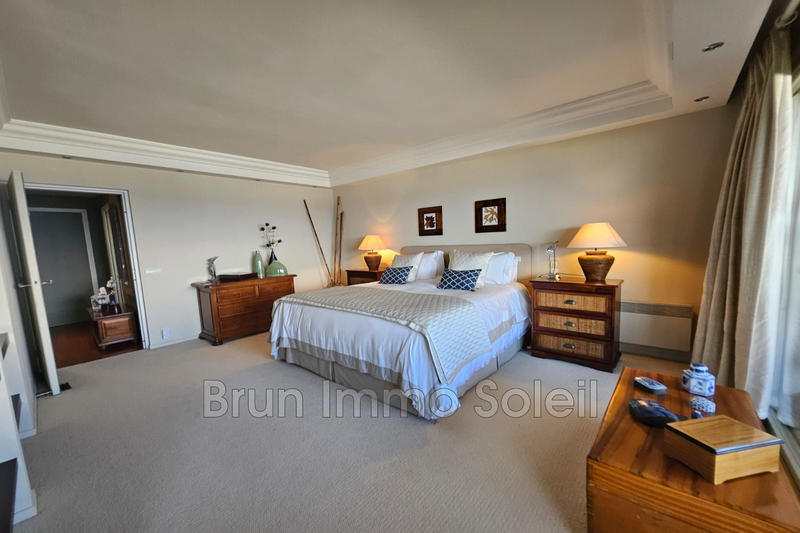 Appartement - 193 m² - 8 pièces