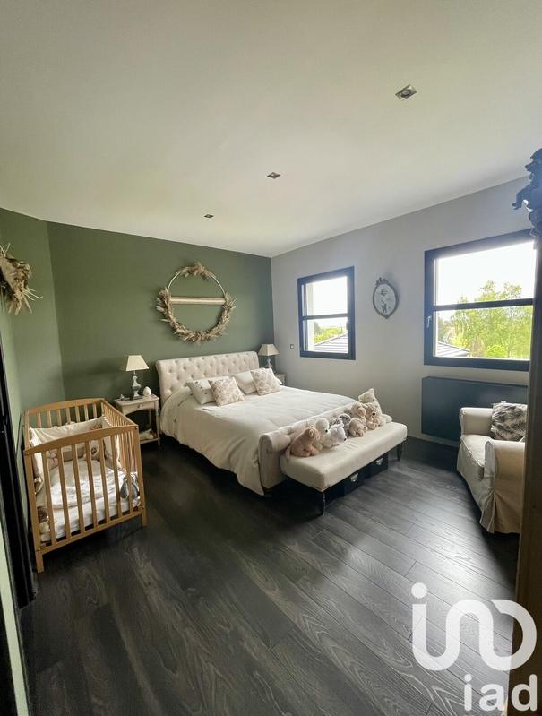 Maison - 270 m² - 10 pièces