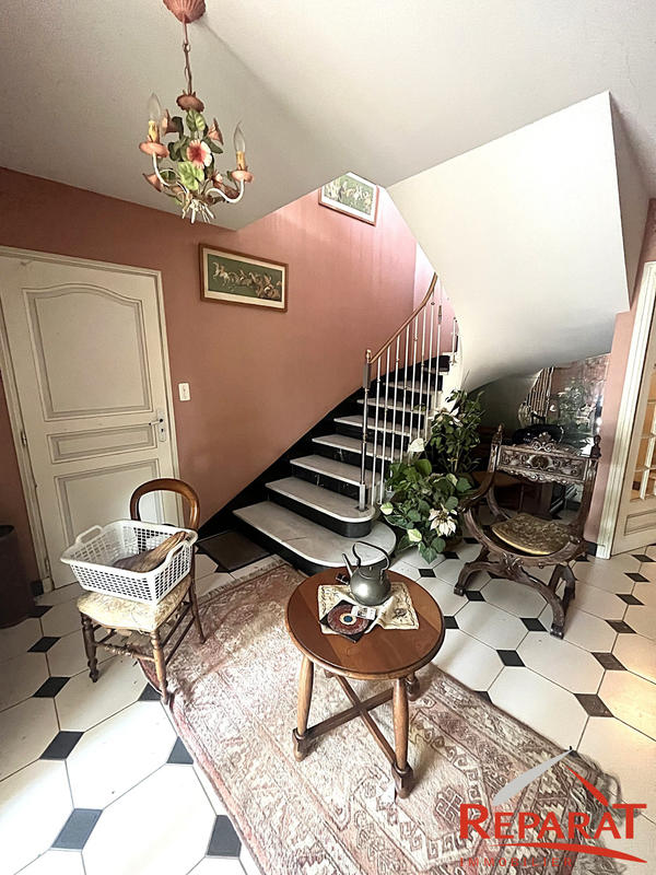 Maison - 210 m² - 7 pièces