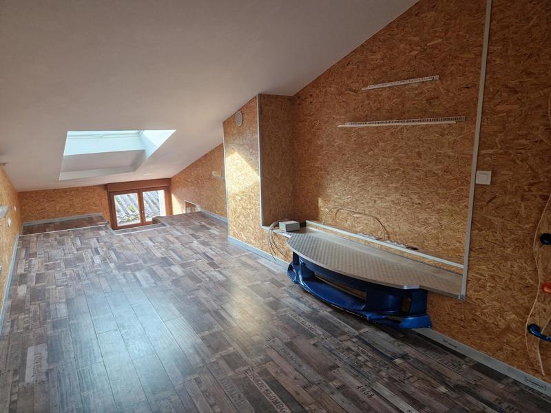 Appartement - 85 m² - 5 pièces