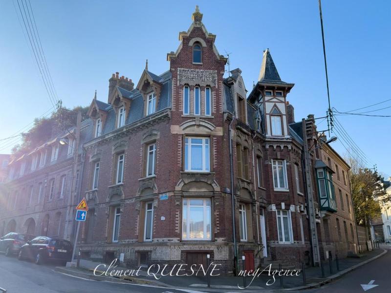 Maison - 190 m² - 8 pièces