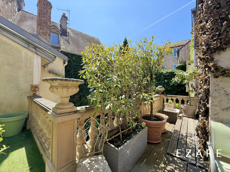 Maison - 470 m² - 15 pièces