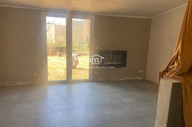 Maison - 99 m² - 4 pièces