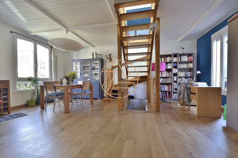 Maison - 95 m² - 5 pièces