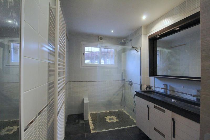 Maison d'architecte - 244 m² - 8 pièces