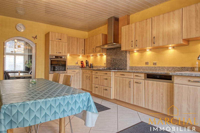 Maison - 235 m² - 7 pièces