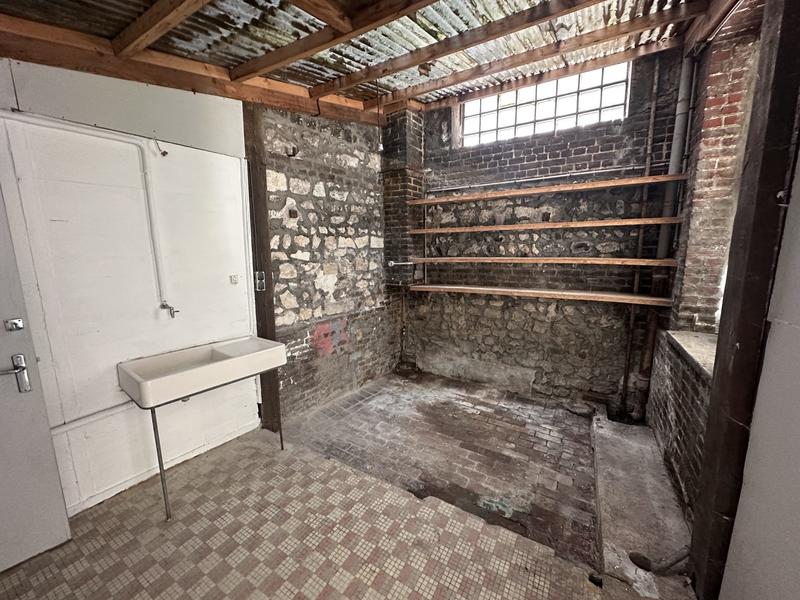 Fonds de commerce - Magasins - 54 m²