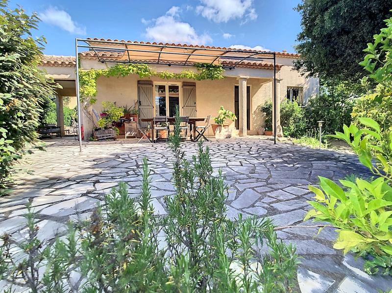 Villa - 90 m² - 4 pièces