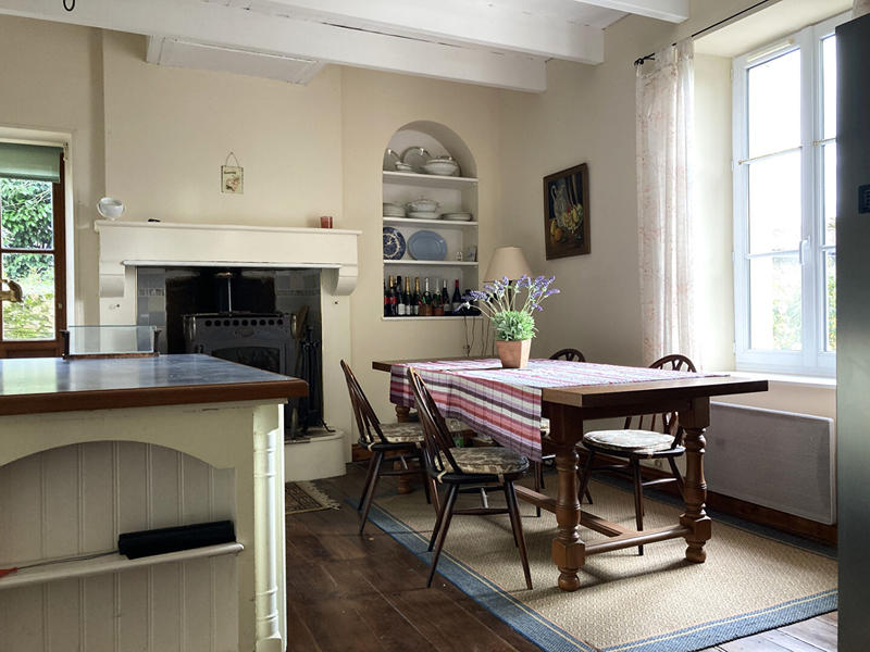 Maison - 202 m² - 8 pièces