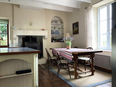 Maison - 202 m² - 8 pièces