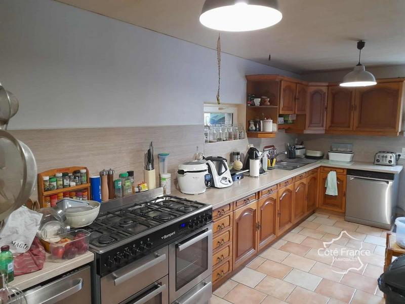 Corps de ferme - 260 m² - 12 pièces