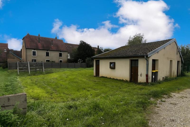 Immeuble - 215 m² - 9 pièces