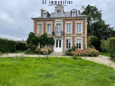 Maison - 241 m² - 11 pièces