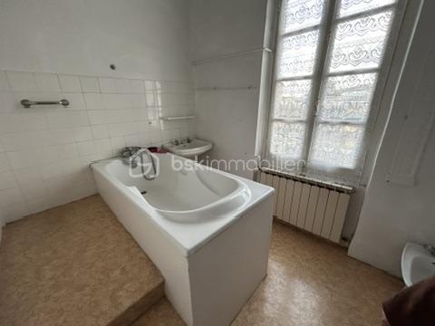 Maison - 598 m² - 20 pièces