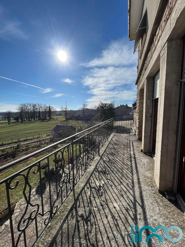 Maison traditionnelle - 185 m² - 8 pièces