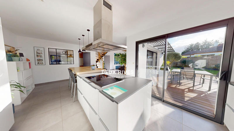 Maison contemporaine - 163 m² - 7 pièces