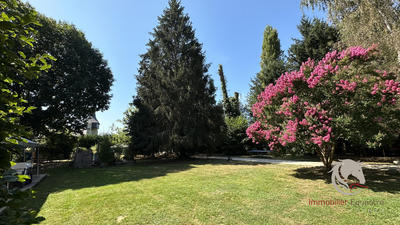 Maison - 530 m² - 21 pièces