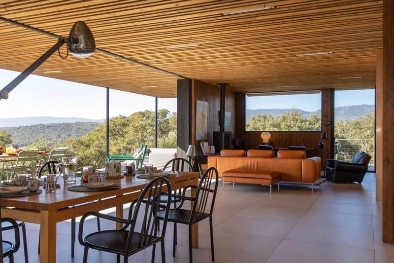 Maison - 180 m² - 6 pièces