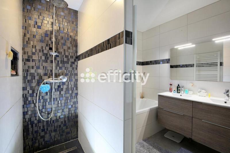 Maison - 94 m² - 4 pièces