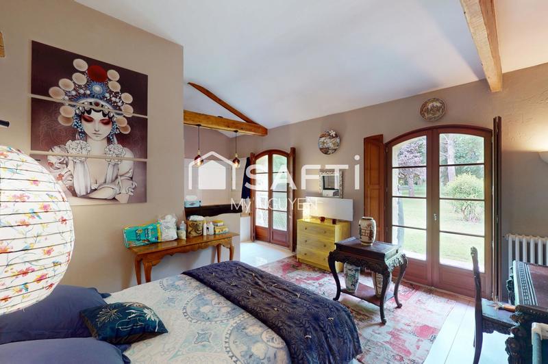 Maison - 327 m² - 9 pièces