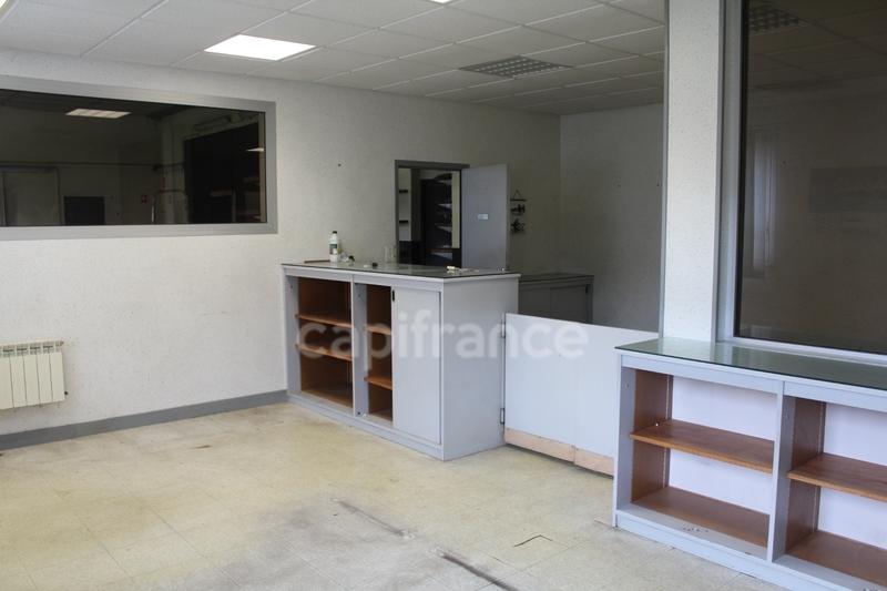 Local d'activité / Entrepôt - 1 300 m² - 12 pièces