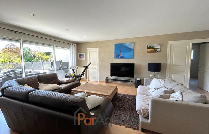 Maison - 184 m² - 6 pièces