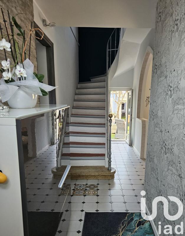 Maison - 143 m² - 8 pièces