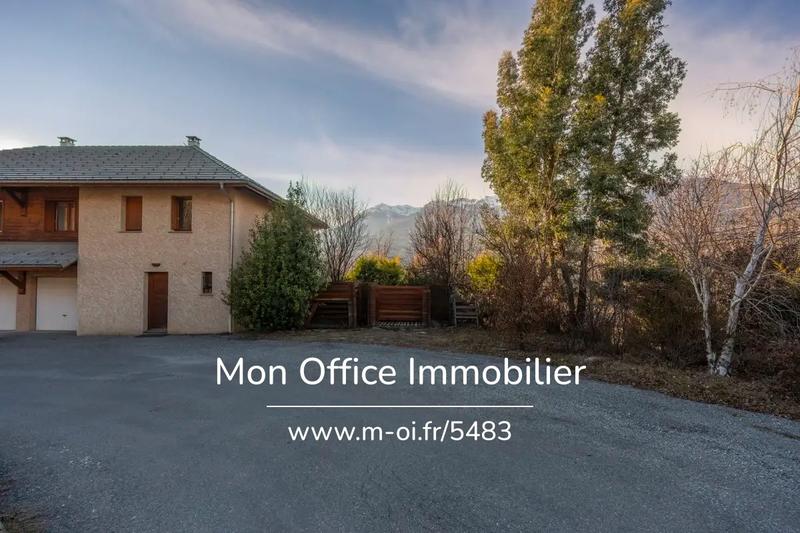 Maison - 99 m² - 4 pièces