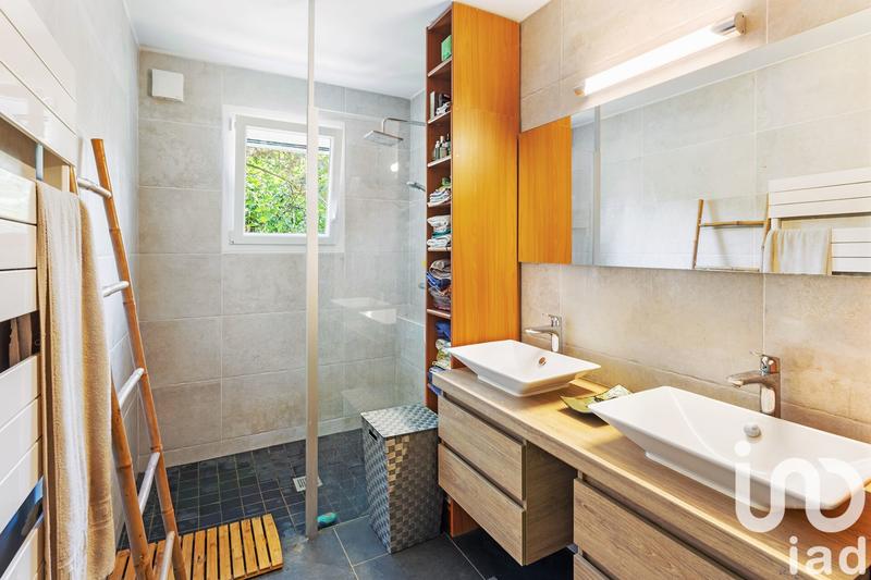 Maison - 190 m² - 7 pièces