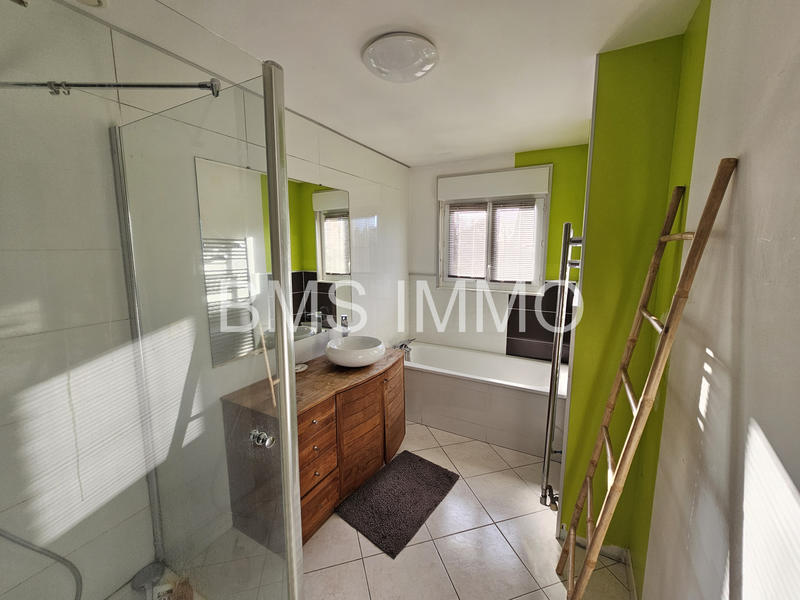 Maison - 205 m² - 6 pièces