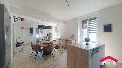 Appartement - 90 m² - 4 pièces