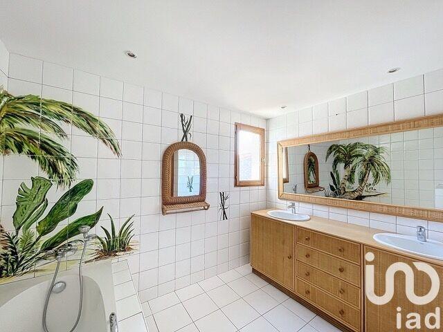 Maison - 205 m² - 7 pièces