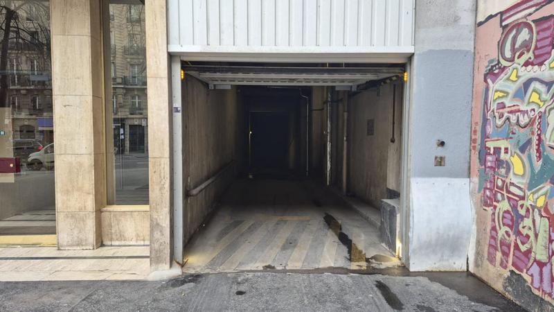 Parking / Garage - 10 m²