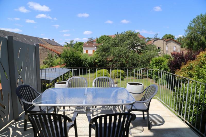 Maison - 205 m² - 8 pièces