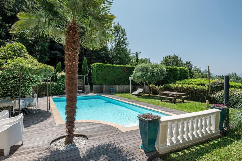 Maison - 335 m² - 8 pièces