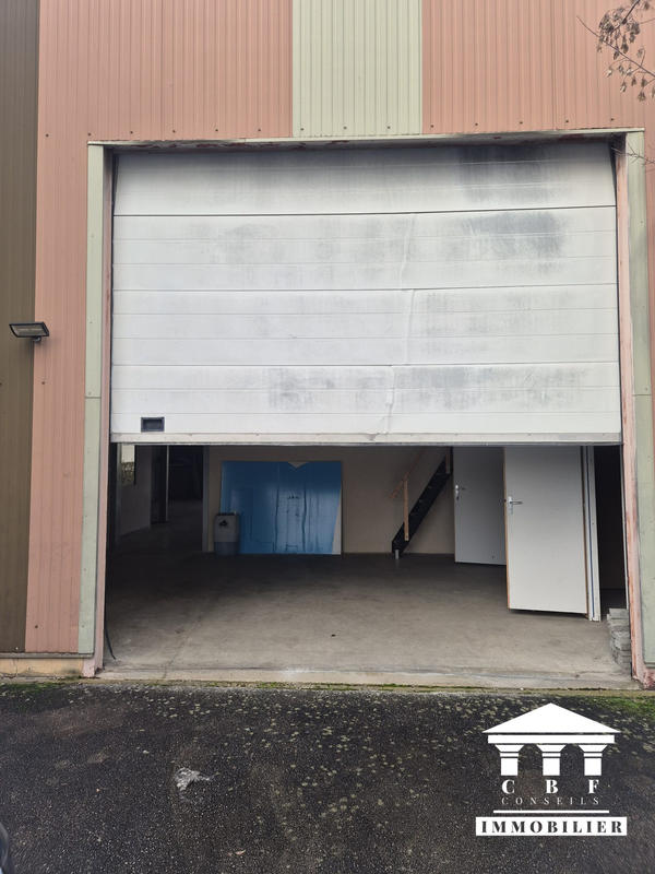 Local d'activités - 556 m² - 7 pièces