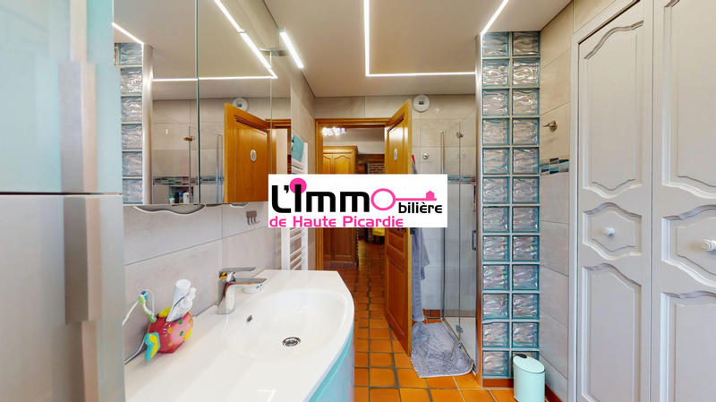 Maison - 265 m² - 8 pièces