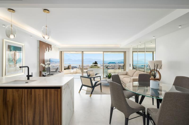 Appartement - 100 m² - 4 pièces