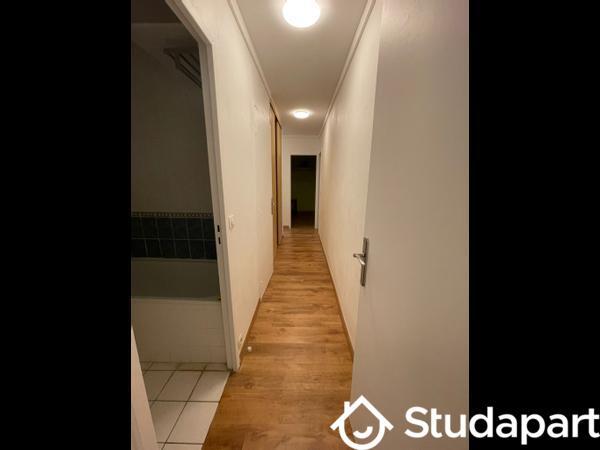 Chambre - 9 m² - 1 pièce