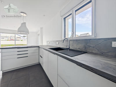 Maison - 97 m² - 5 pièces