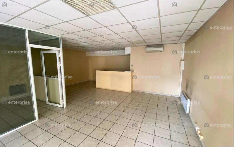 Local commercial - 272 m²