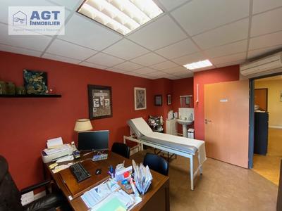 Local commercial - 149 m² - 6 pièces