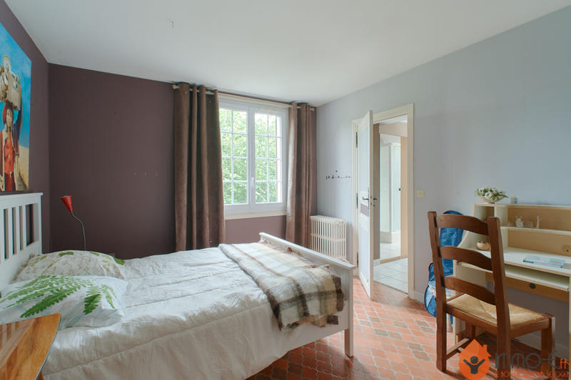 Maison - 270 m² - 10 pièces