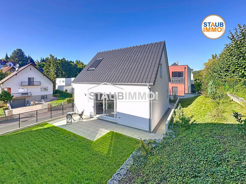 Maison - 80 m² - 5 pièces